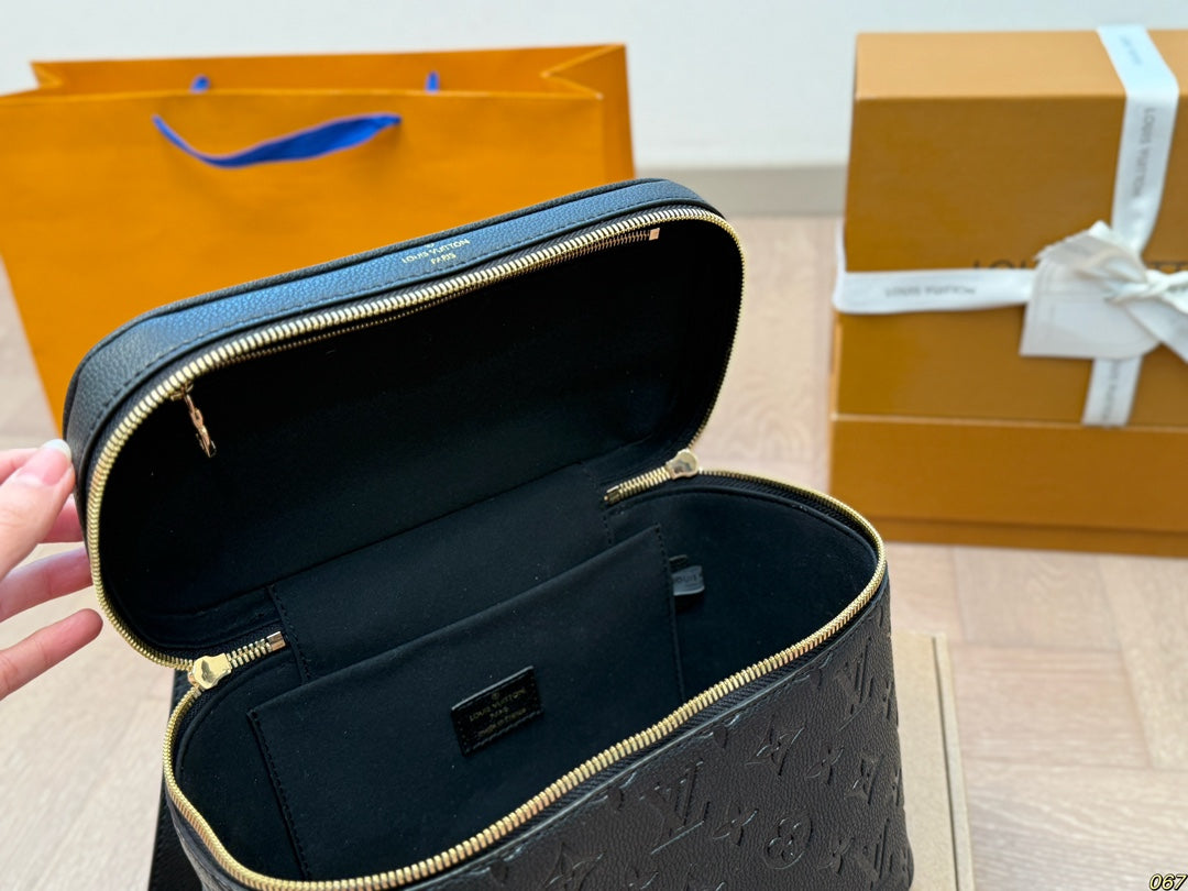 LOUIS VUITTON Nice BB