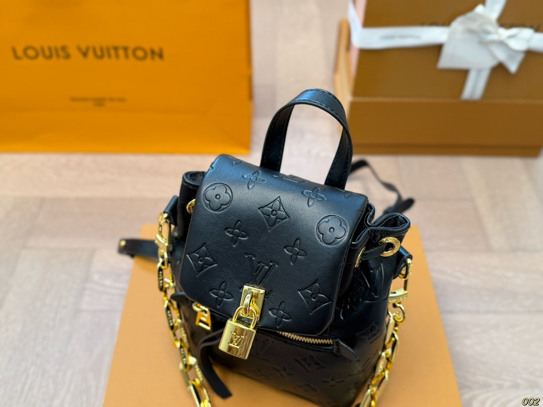 LOUIS VUITTON Coussin