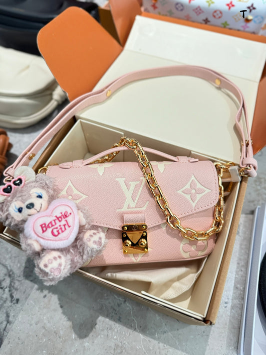 LOUIS VUITTON POCHETTE MÉTIS EAST WEST