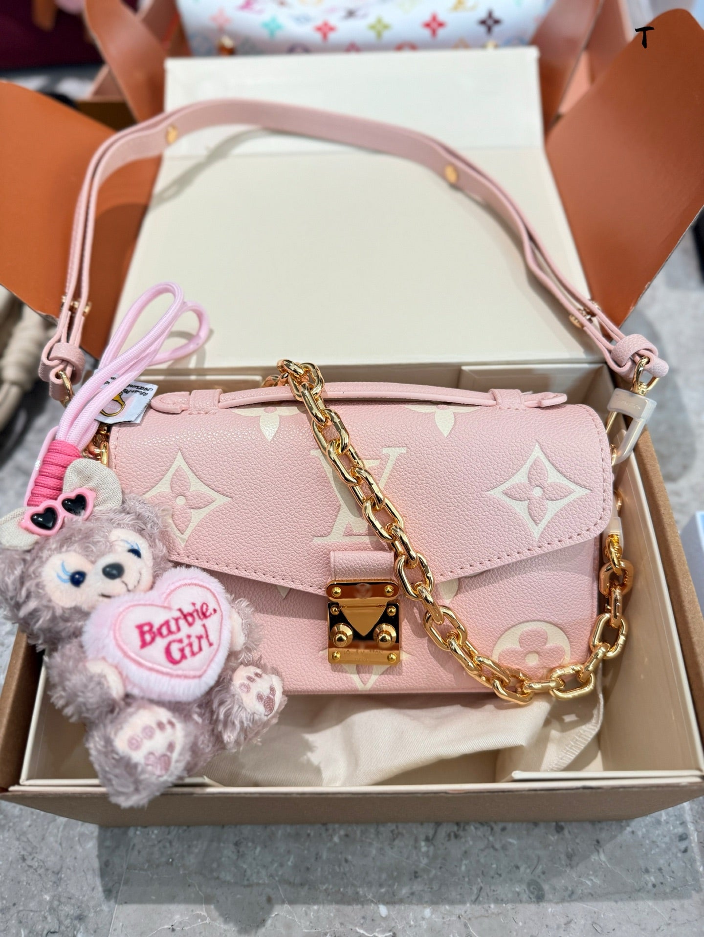 LOUIS VUITTON POCHETTE MÉTIS EAST WEST