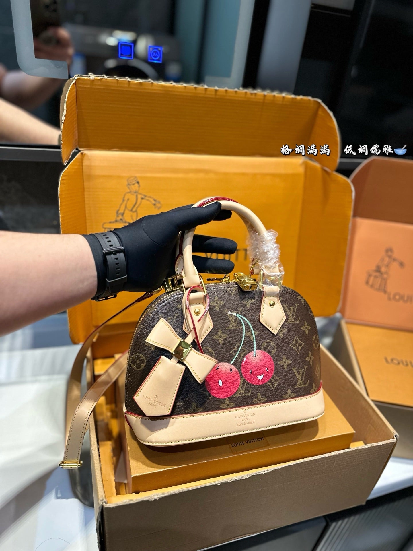 LOUIS VUITTON x Takashi Murakami