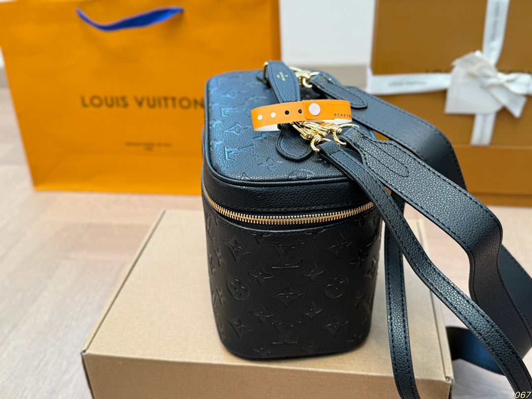 LOUIS VUITTON Nice BB