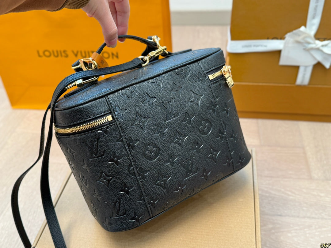 LOUIS VUITTON Nice BB