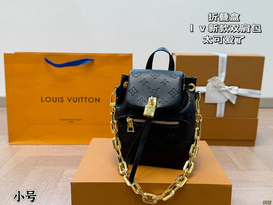 LOUIS VUITTON Coussin