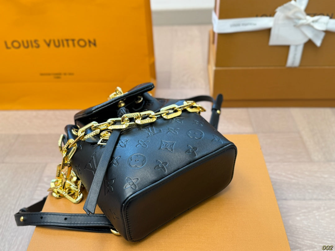 LOUIS VUITTON Coussin