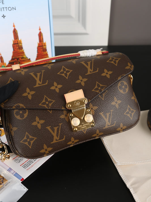 LOUIS VUITTON Pochette Metis East West